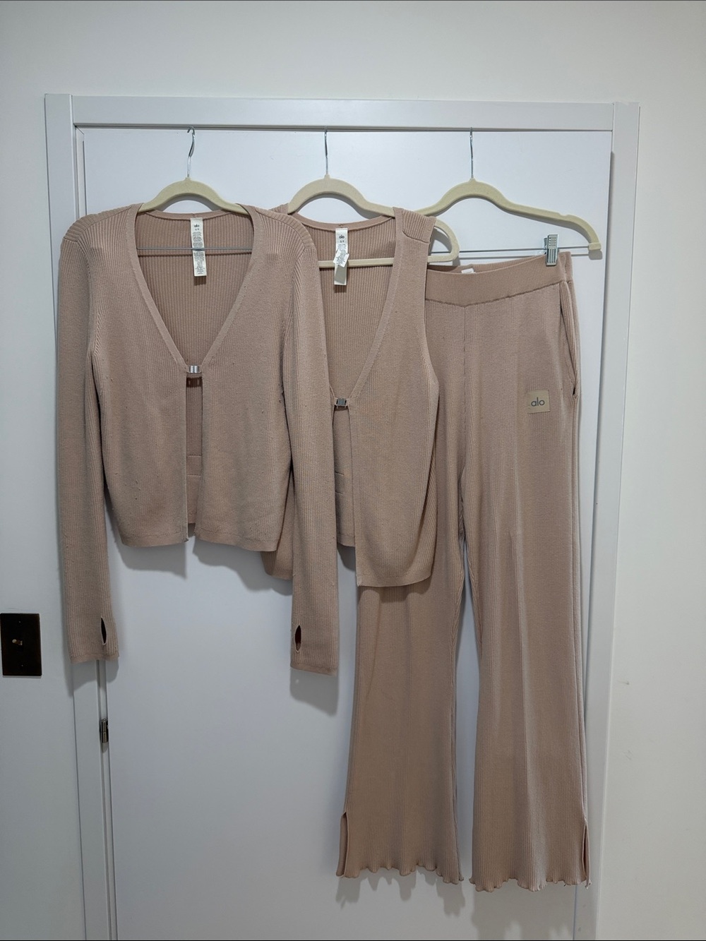 3 Piece Set: ALO Yoga Three-Piece Ribbed Lounge
